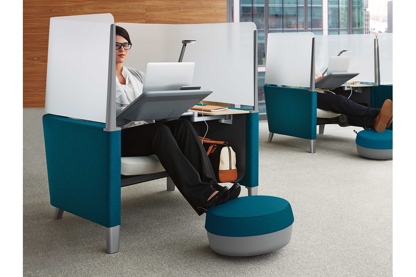 The Brody WorkLounge features patented LiveLumbar™ technology.