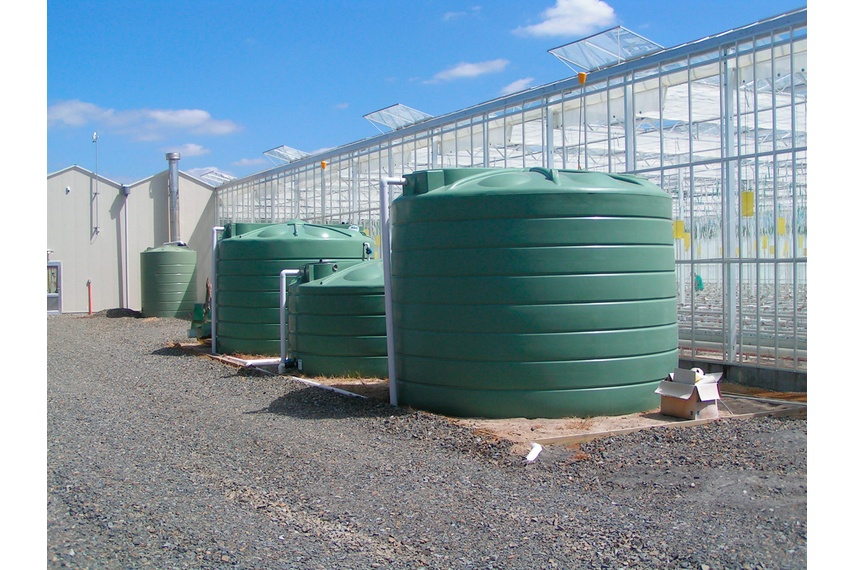 Aqua water storage tanks