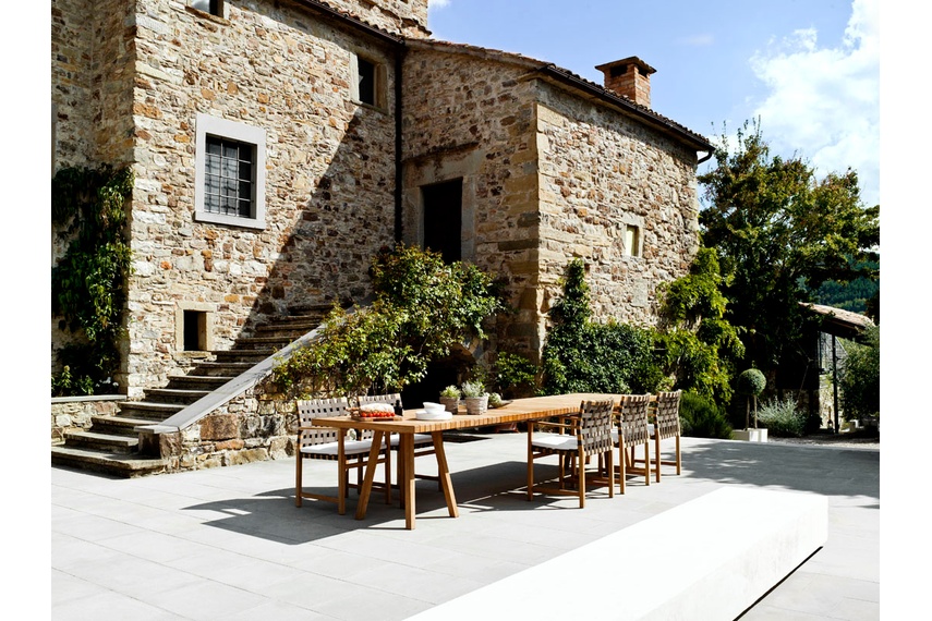 Perfect in an outdoor, relaxed setting.