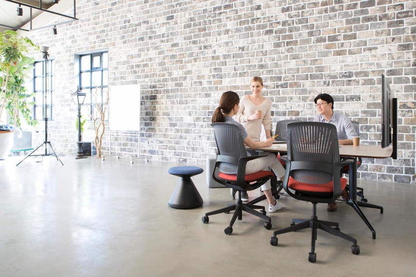 BeConn Table & BeConn Swivel Stool.