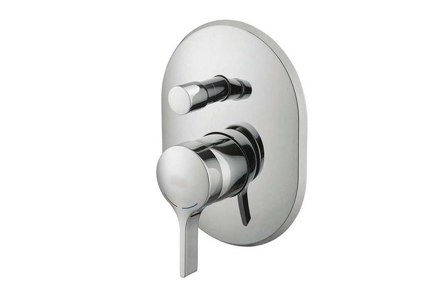 Melange diverter mixer.