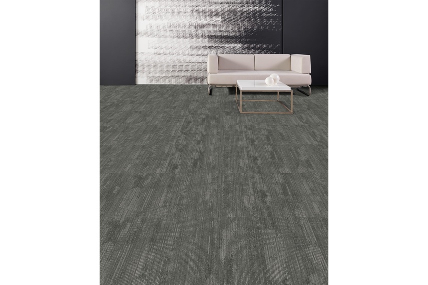 Dynamic carpet tile – Freely flowing, dynamic dry brush.