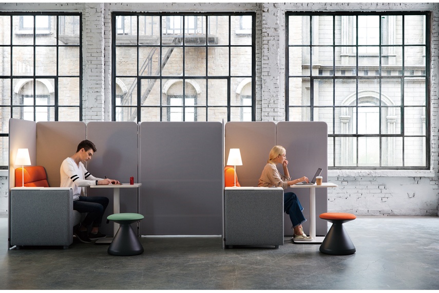 Square’s modular elements allow unlimited choice of layout and reconfiguration of collaborative spaces.