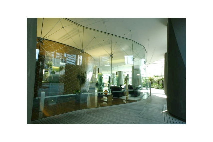Shop front vision systems - Royal Sun Alliance, Auckland