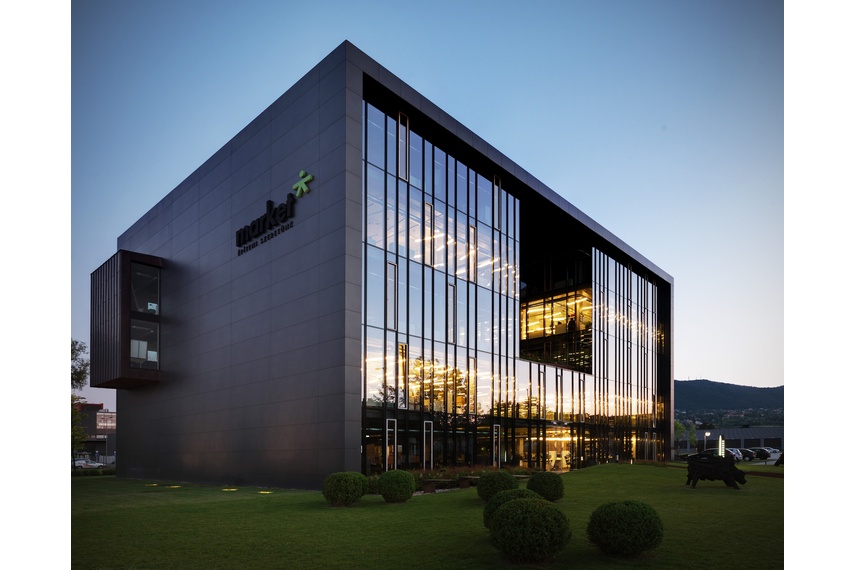 Laminam is the perfect solution to enrich interior design projects, in both commercial and residential environments