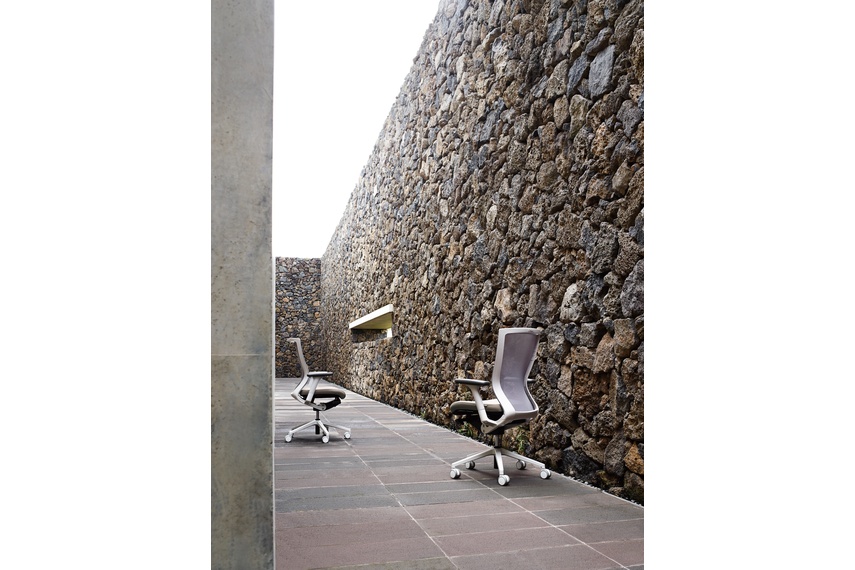 SIDIZ T50 office chair.