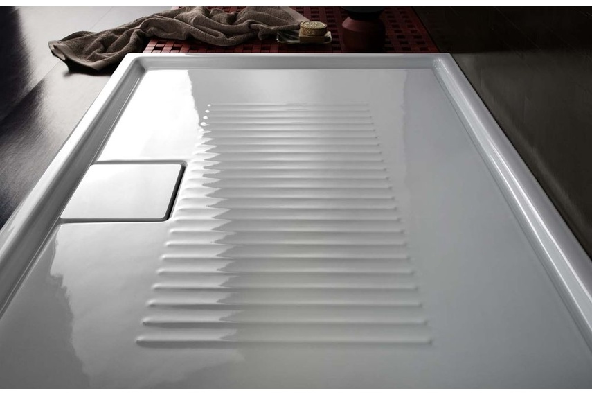Shower tray