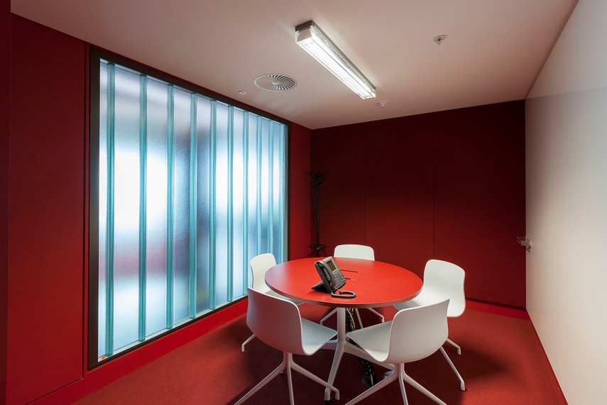 Light transmission through internal walls
