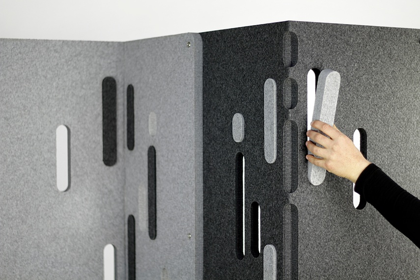The screen is made from 100% recycled and recyclable PET.