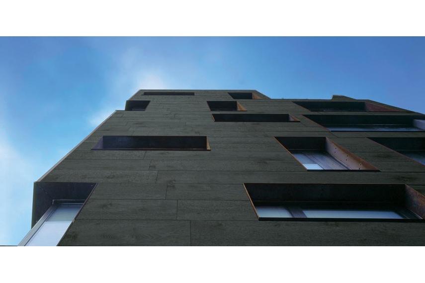 Maximum reflects the cool, contemporary looks of concrete, basalt or steel.
