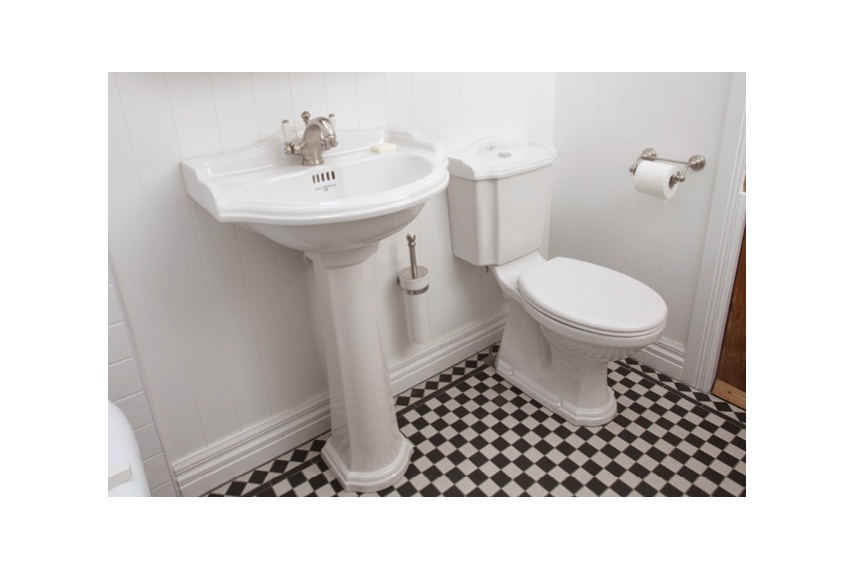Perrin & Rowe Edwardian suite, with Perrin & Rowe tapware and accessories
