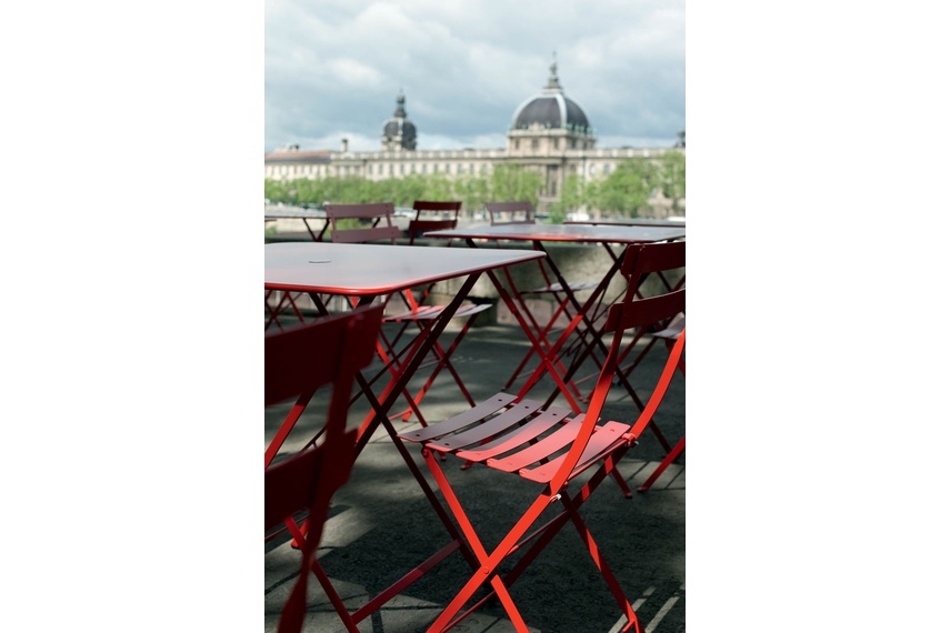 Bistro outdoor range.