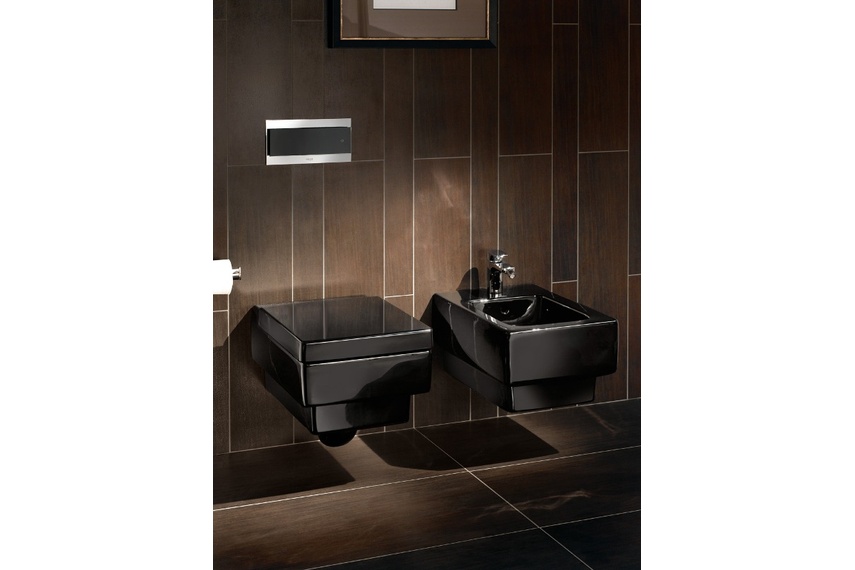 Villeroy & Boch Memento wall hung toilet features a soft close seat and ceramic plus.