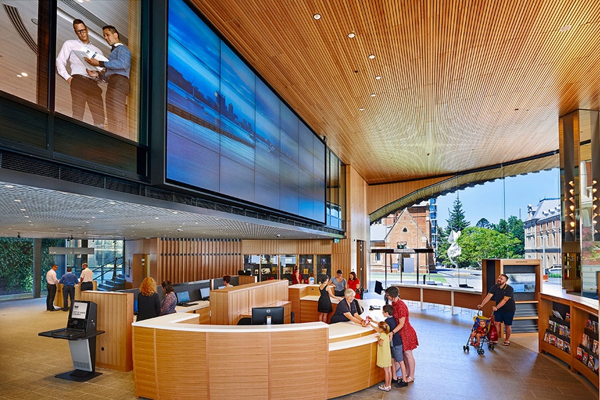 Square’s modular elements allow unlimited choice of layout and reconfiguration of collaborative spaces.