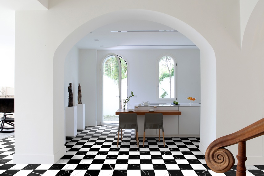 Nero Bianco floor tiles.